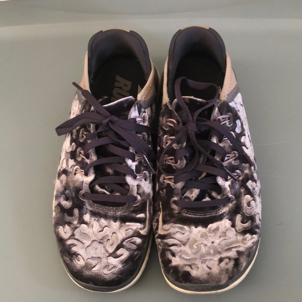 NIKE FREE RN 2018 WILD VELVET SIZE 7.5